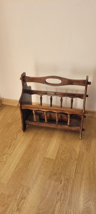 Suport rustic pentru reviste