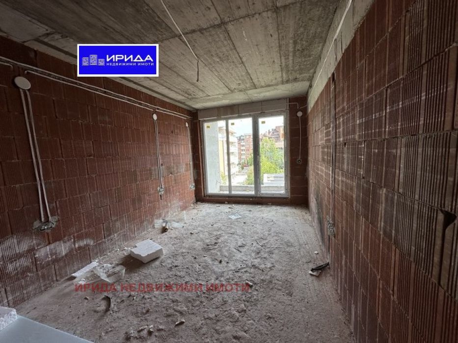 Продава се Тристаен апартамент в София, Манастирски ливади - 106 кв.м за 1700 €/кв.м - Снимка #2