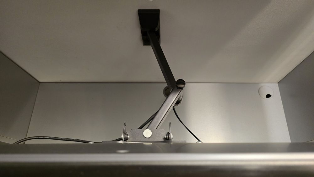 Телевизор LG, 49″  SM8200PLA, 4K Ultra HD + въртяща се стойка са стена