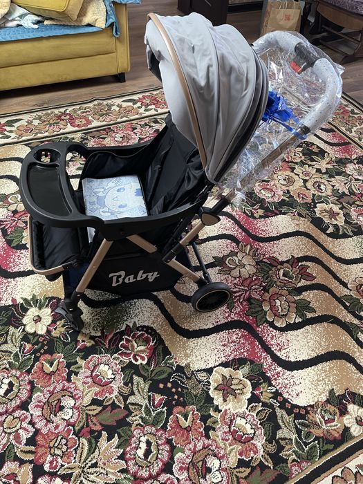 Продам новую прогулочную коляску