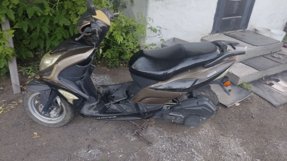 Продам Скутер 80 кубов