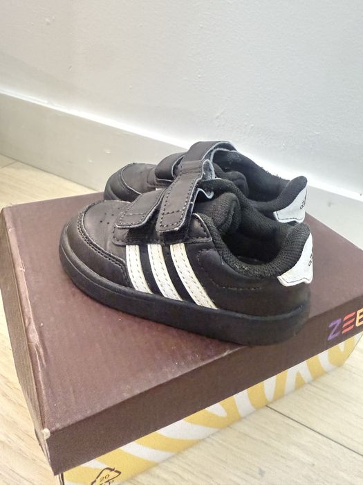 Продкм ңроссовки оригинал адидас