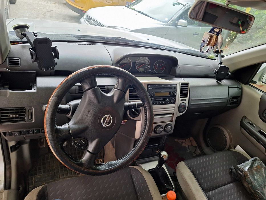 Нисан X-trail 2.5 безнин/газ