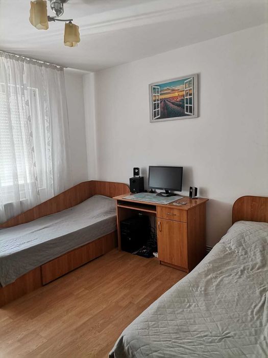 Vand apartament cu 2 camere, cartier armatei, etajul 4