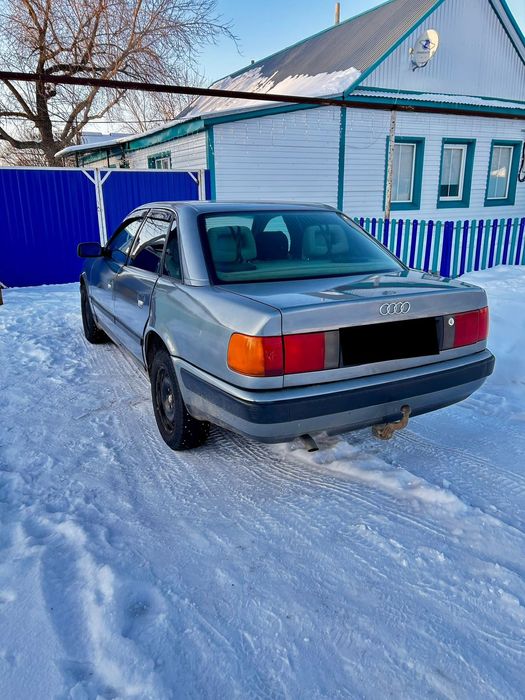 Продам машину Ауди 100