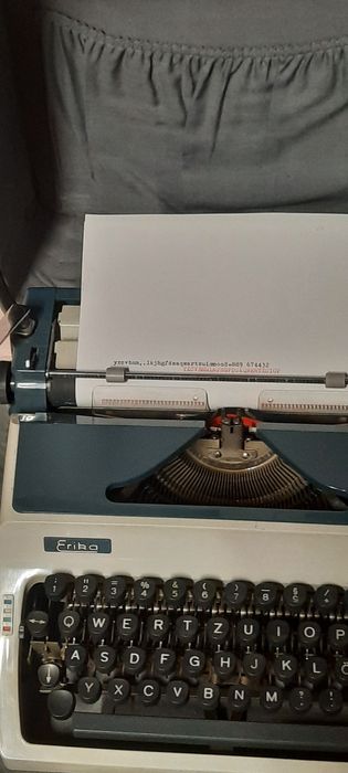 Mașină de scris Erika impecabilă