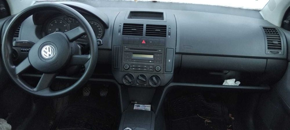 Dezmembrez  Volkswagen Polo  1.2 B an 2007 cod motor BMD