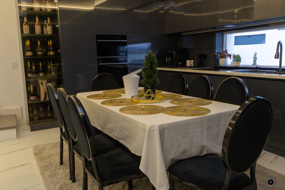 Paste 2026 Vila cu piscina interioara si jacuzzi inchiriere intergrala