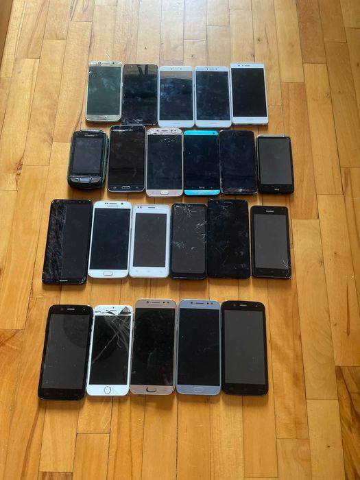 Vand lot telefoane pentru piese