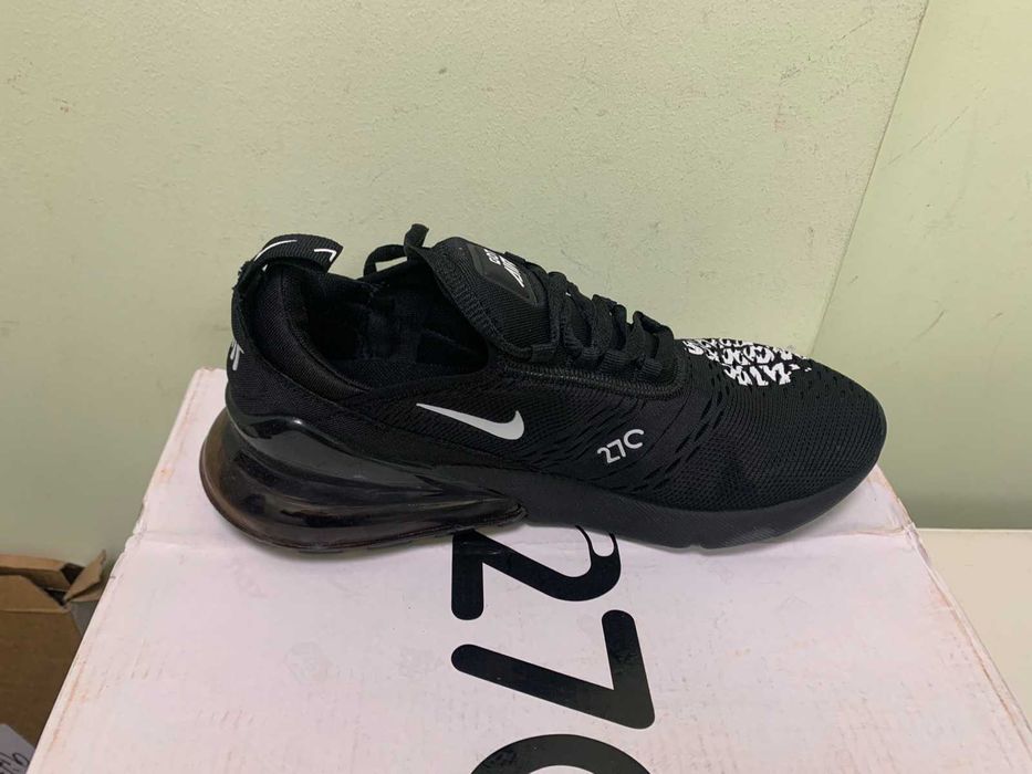 Продавам нови мъжки маратонки Nike Air max 270 номер 41