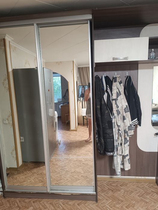 Продам прихожую срочно