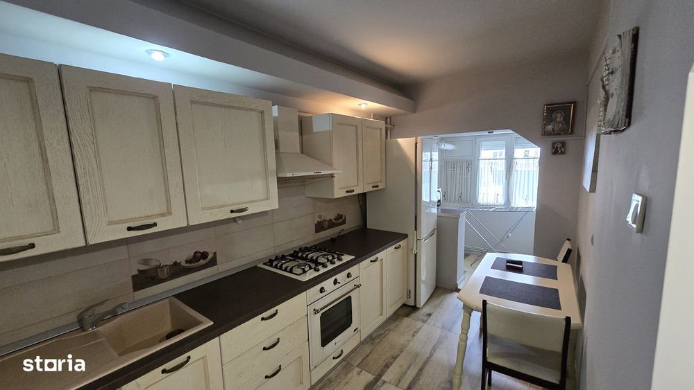 Apartament cu 3 camere de vanzare, etajul 1, Focsani