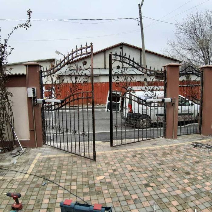 Usi de garaj sectionale,usi tip rulou ,automatizari-direct producator