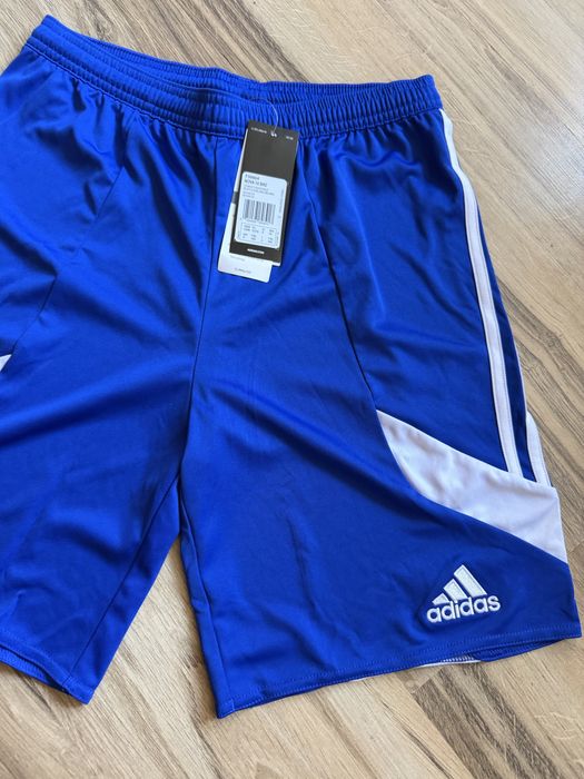 Оригинални нови  два цвята мъжки къси панталони Adidas ! XS