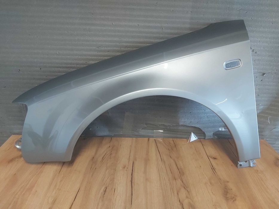 Aripa Fata Stanga Audi A4 B7 An 2004-2007 (LY7G (Gri))