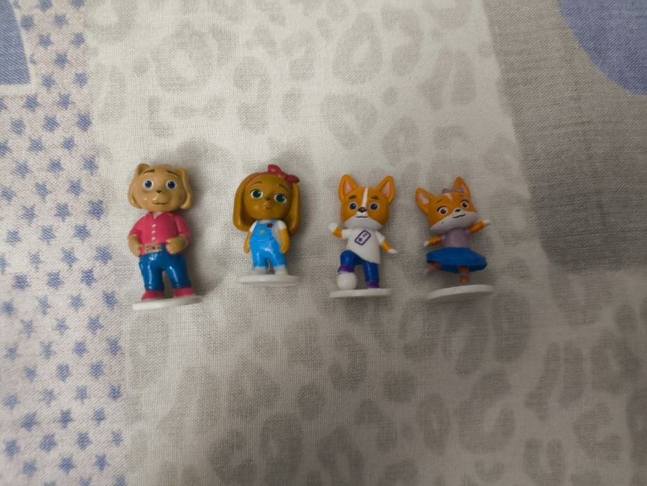 игрушки из мультика кошечки собачки