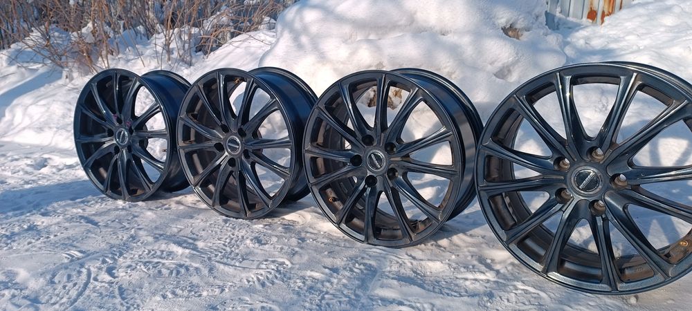 Продам комплект дисков 5 114.3 на 17