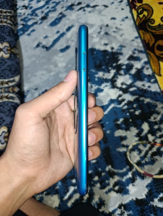 Redmi 9  64 gb sotiladi ishlashi zoʻr 500 kelishamiz