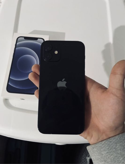 Айфон 12 срочно продается