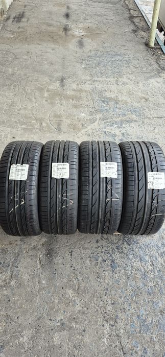 4 anvelope vara noi runflat Bridgestone,fata 225/40/19,spate 255/35/19,dot 2025.Pretul este pe bucata.