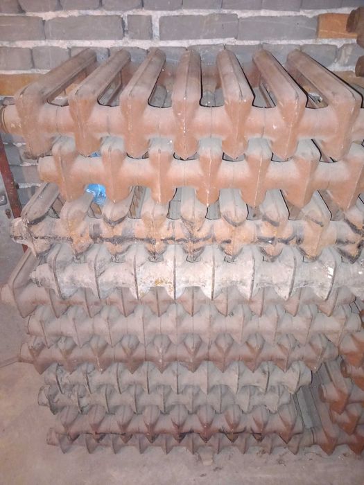 Чугунени радиатори нови неупотребявани със 7 до 10 ребра всеки общо 23