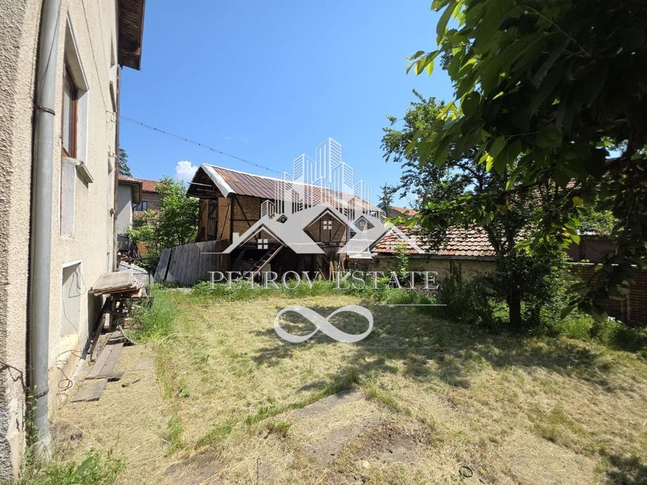 Продава се Къща в Велинград - 300 кв.м за 363 €/кв.м - Снимка #11