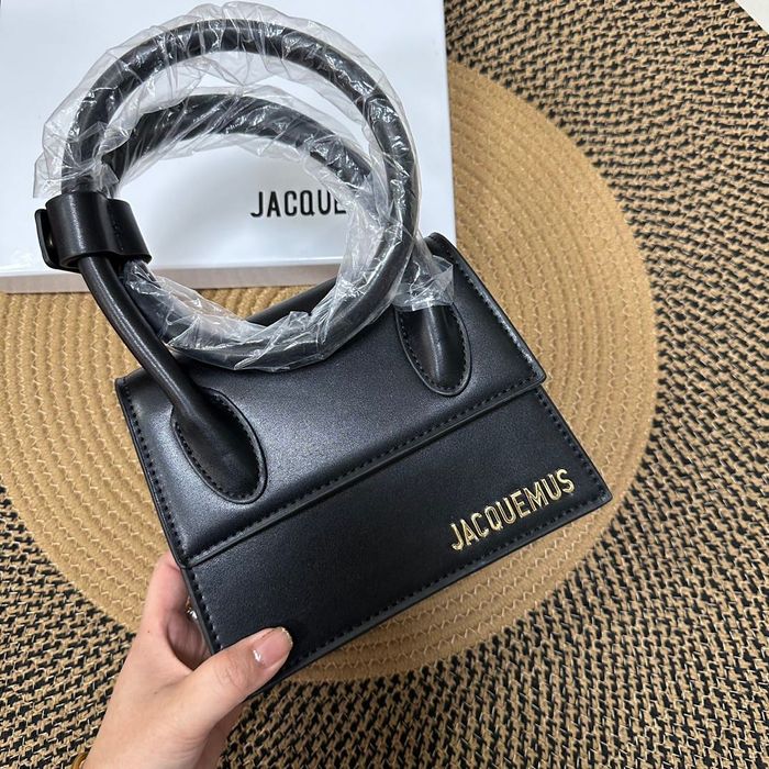Дамски чанти Jacquemus