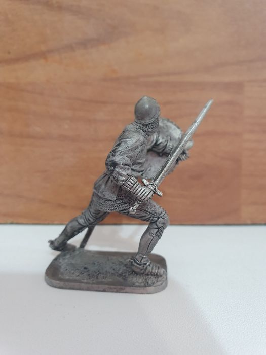 Колекционерски метални фигурки.