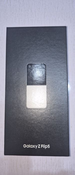 Galaxy Z Flip5. Продам телефон б/у