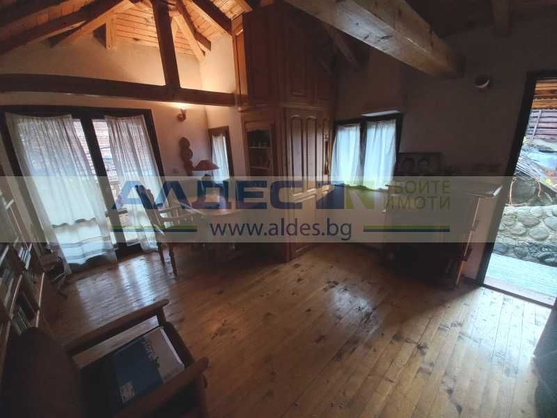 Обзаведена, автентична къща в центъра на гр. Банско!