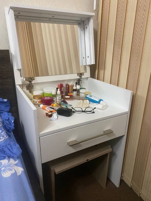 Макияжный стол-шкатулка