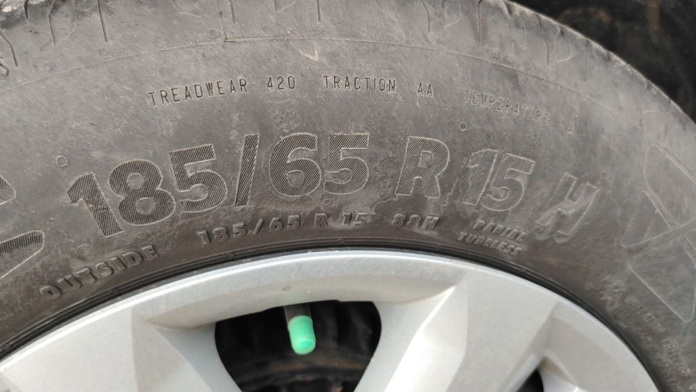 Vând roti R15 cu anvelope Continental 185/65/R15