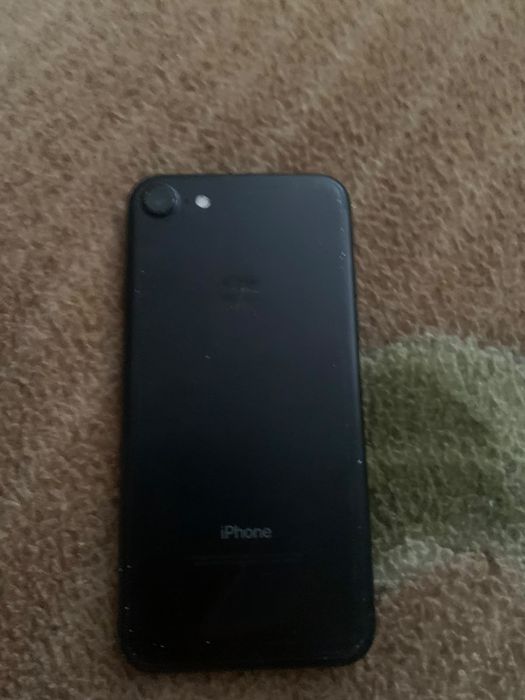 Vând telefon iPhone 7 merge foarte bine