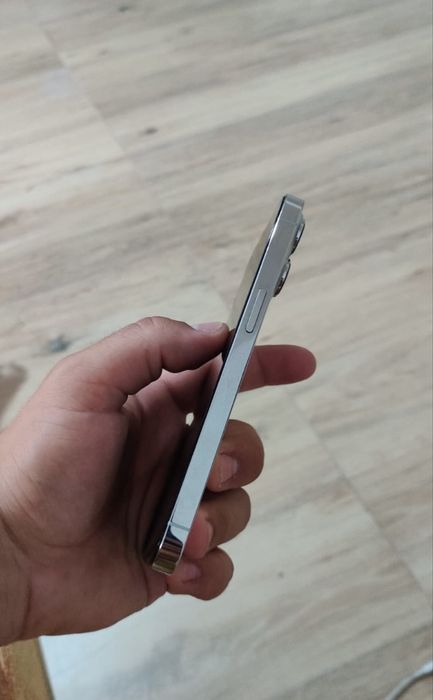 se vinde iphone 13 pro