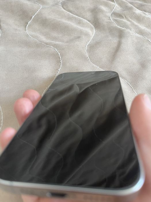 Apple iPhone 16 Pro - Natural Titanium