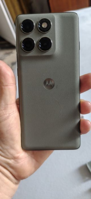 Motorola Edge 60 Pro 8/256GB – гаранция до 12.11.2026, пълен комплект