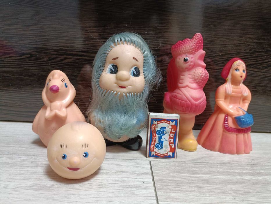 Резиновые игрушки в хорошем состоянии цена за 1шт