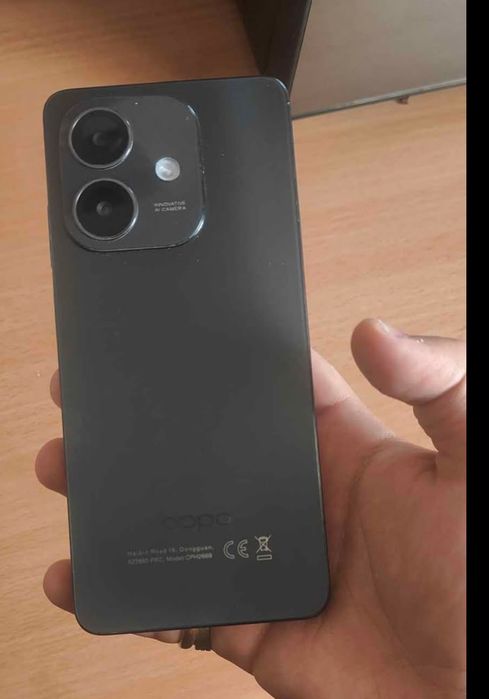 Vând Oppo a40 black