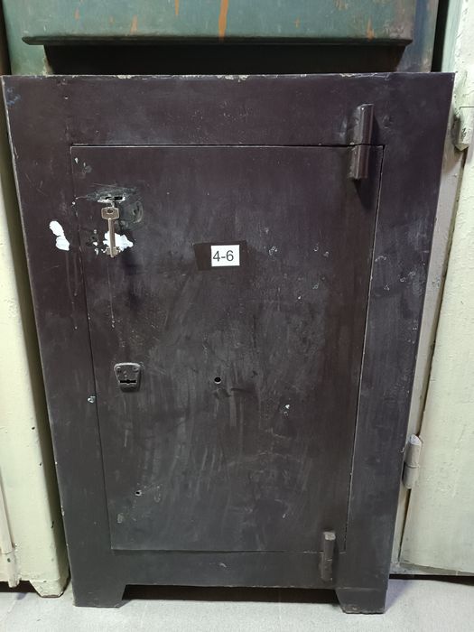 Продам металлические сейфы