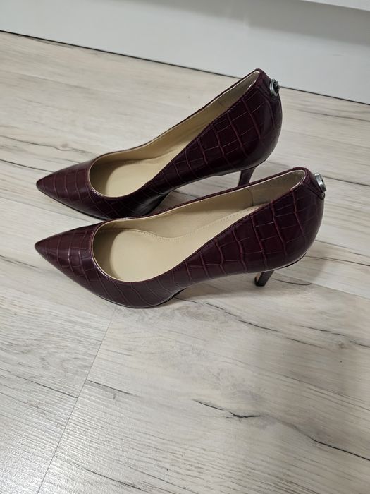 Pantofi stiletto Guess 37 Maro-coniac și Burgundia