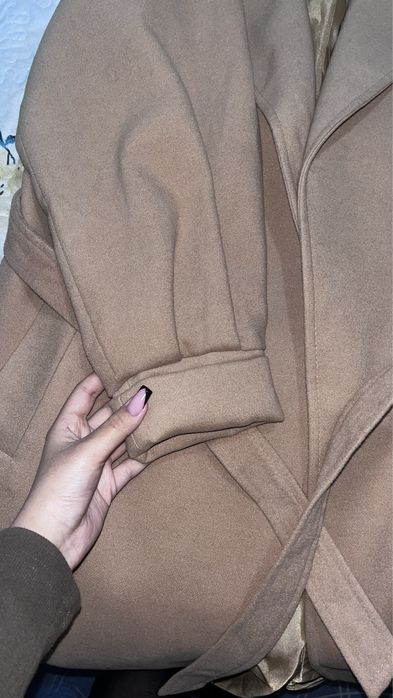 Одежда , пальтоо