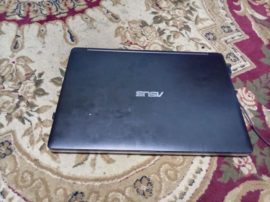 Asus  TP500L sotiladi