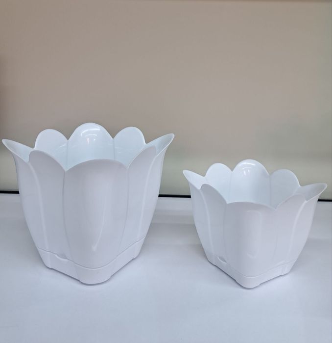 Гуллар учун товак ЛОЛА 0,5 л тарелкаси билан Горшок с тарелочоккоми
Юн