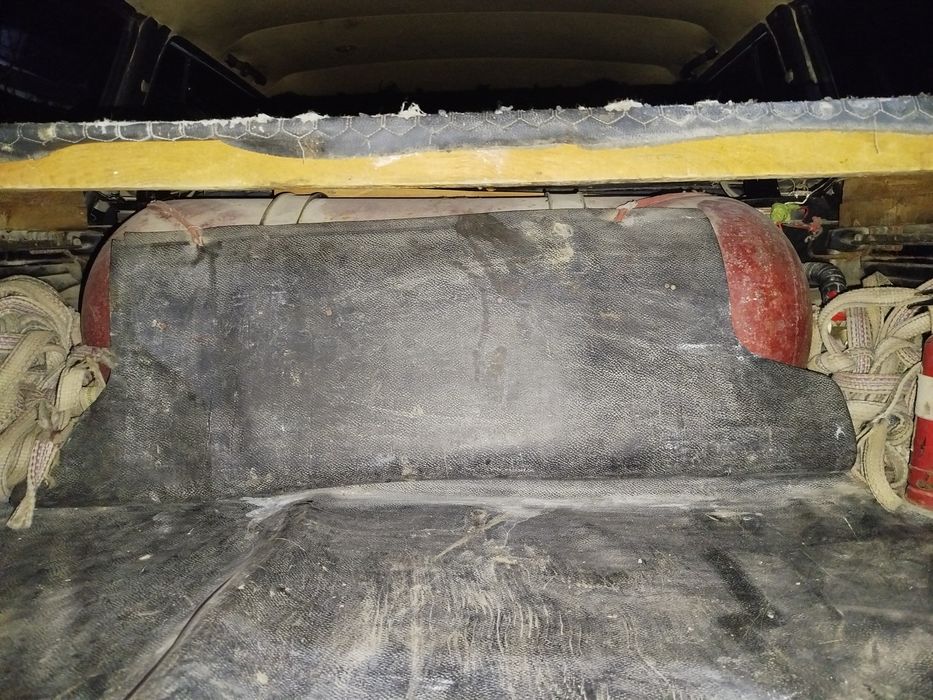 Yurib turgan moshina 2.5 $