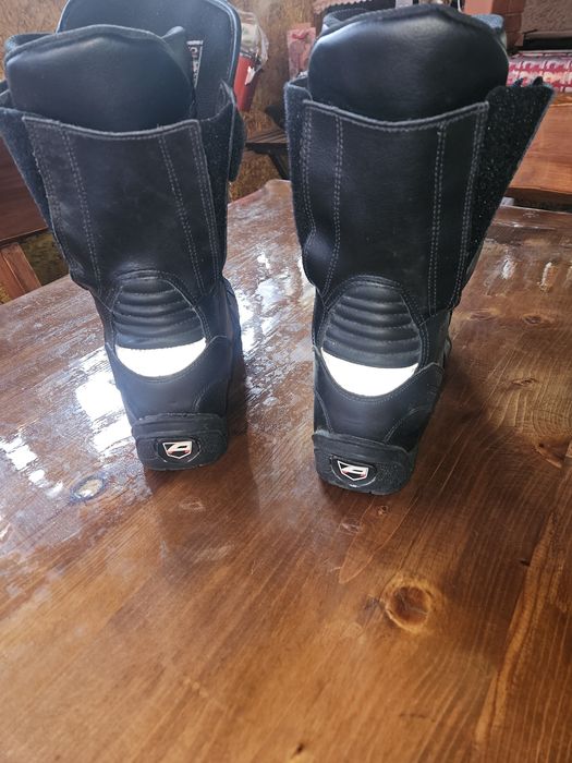 Ботуши за мотор Akito