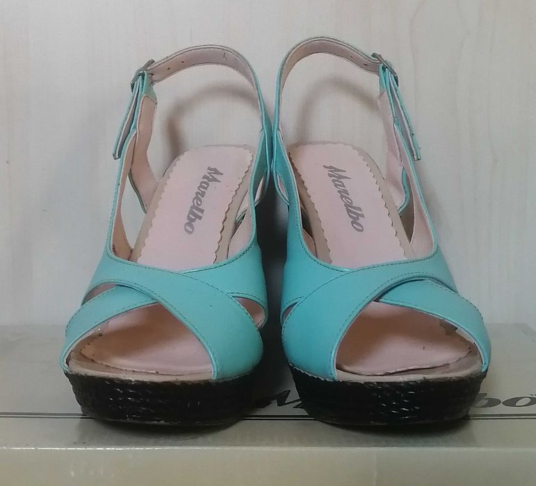 Sandale piele naturalacu platforma numarul 36 albastre, turcoaz, bleu