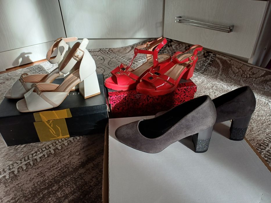 Туфли, босоножки продаётся