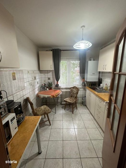 Apartament 3 camere, 64 mp, mobilat, cu garaj si boxa in Manastur