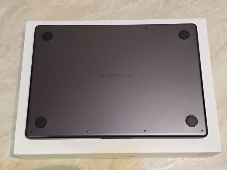 MacBook Pro 14 M5 16/1TB 9 циклов