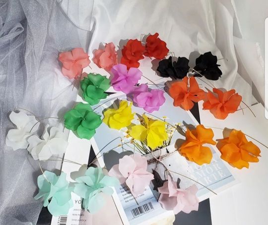 Cercei zara noi alb negru verde galben rosu roz floare